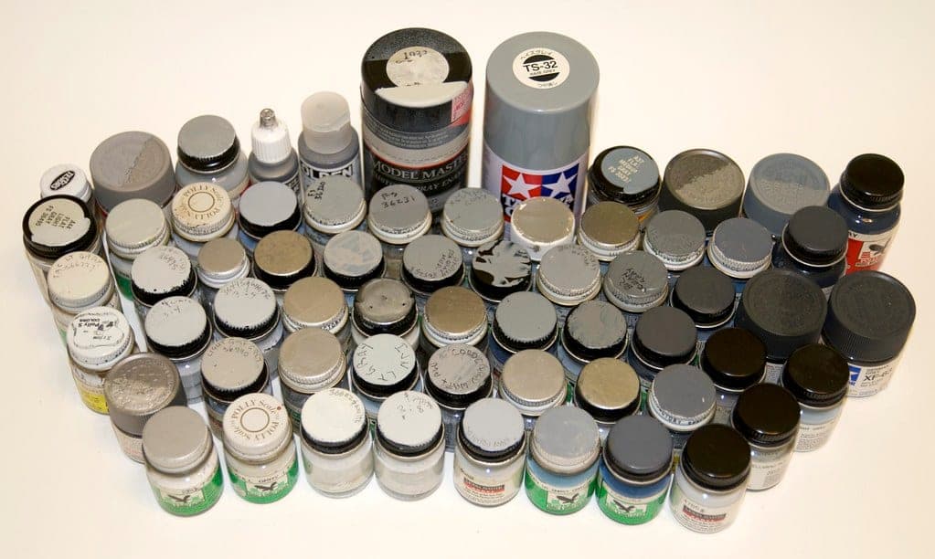 A bottle of acrylic airbrush thinner