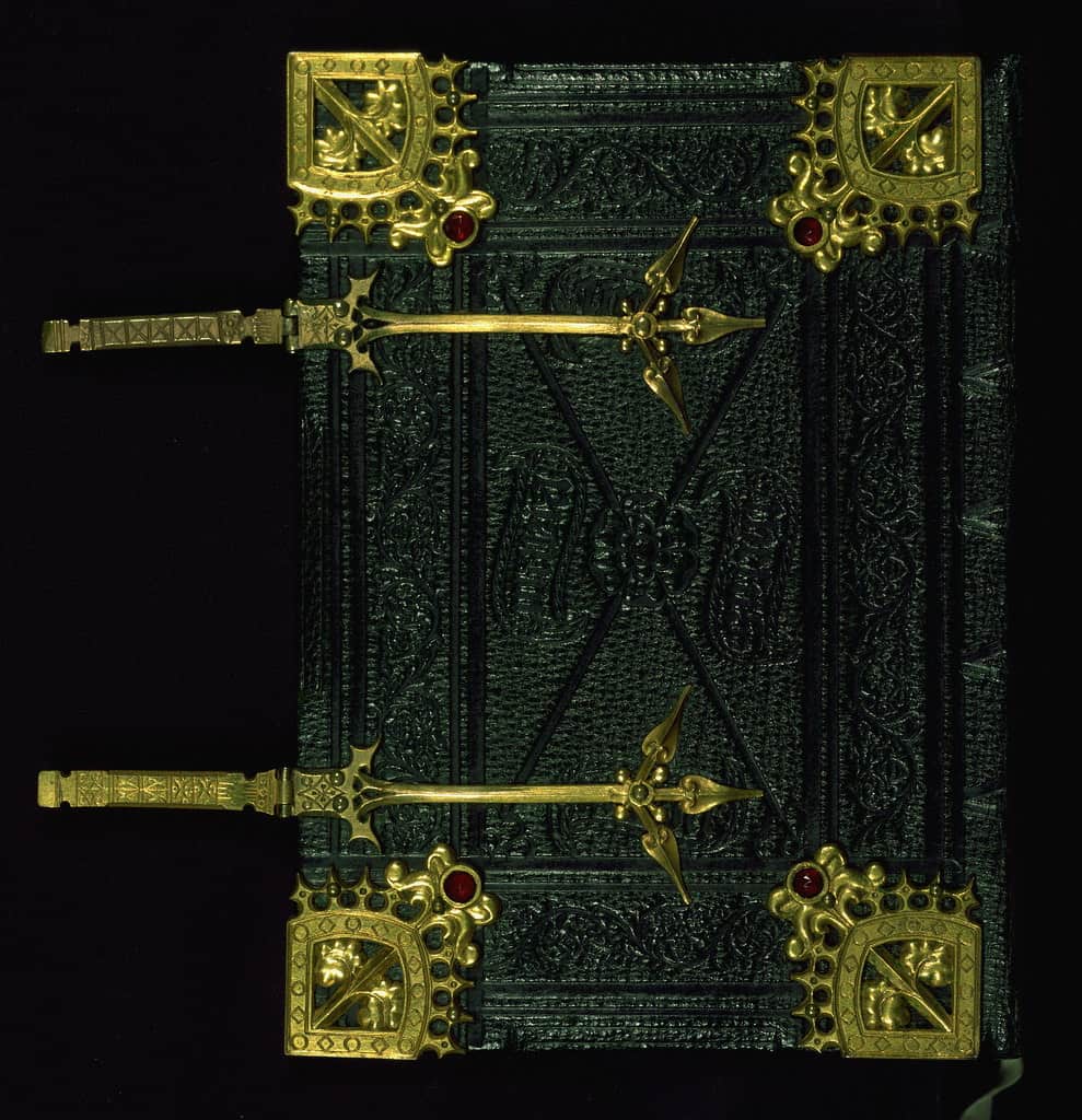 Metallic paint on a miniature detail